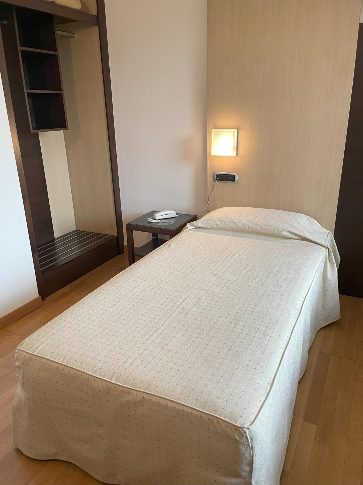 Hotel Corte Quadri Лониго Экстерьер фото