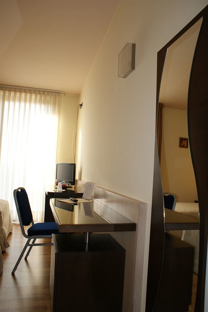Hotel Corte Quadri Лониго Экстерьер фото